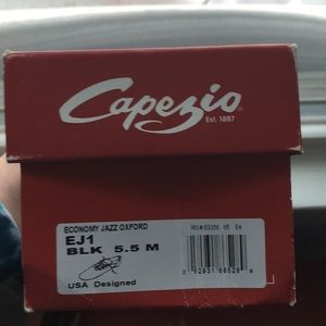 Brand new economy jazz oxford black shoes.